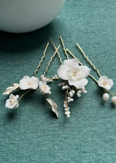 Bieauli Jewellery London hair accessories Blossom Wedding White Floral Hair Pins Set of 3 Bridal Hair Pins Flower Hair Pins Bridal Hair Accessory Bridesmaid Hair Accessory