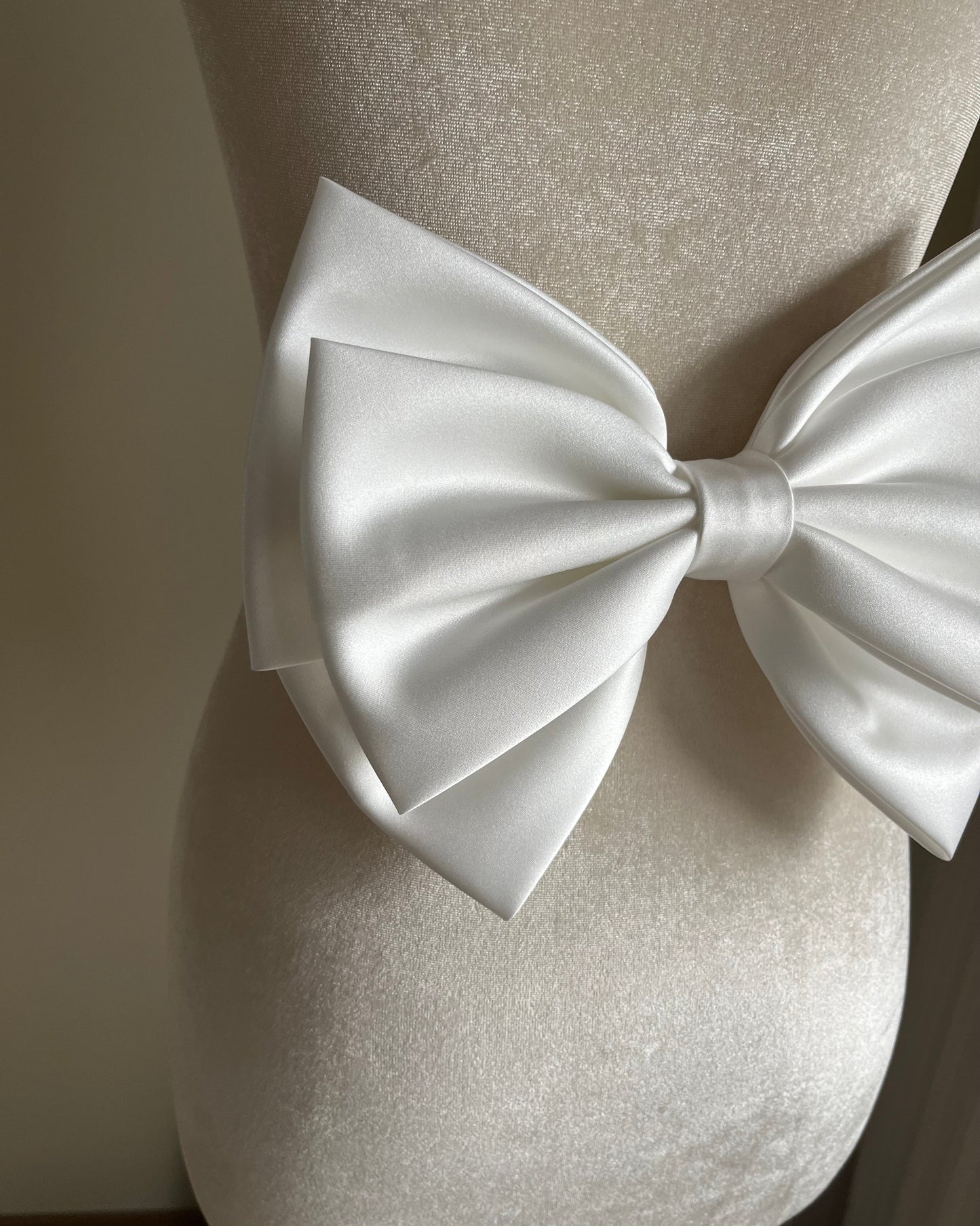 Bieauli Satin bows, bar mitzvah bows, large bows, church wedding bows, wedding bows, bridal accessories, wedding accessories