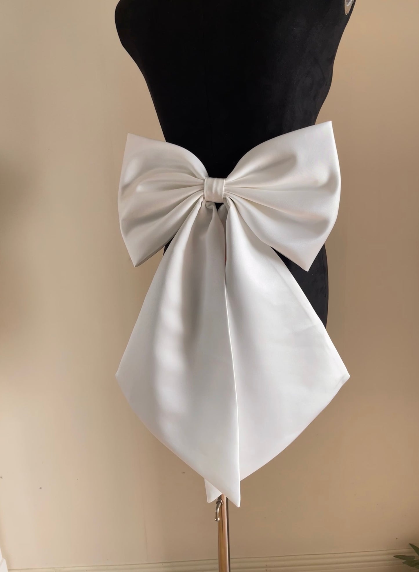 Wedding dress bow