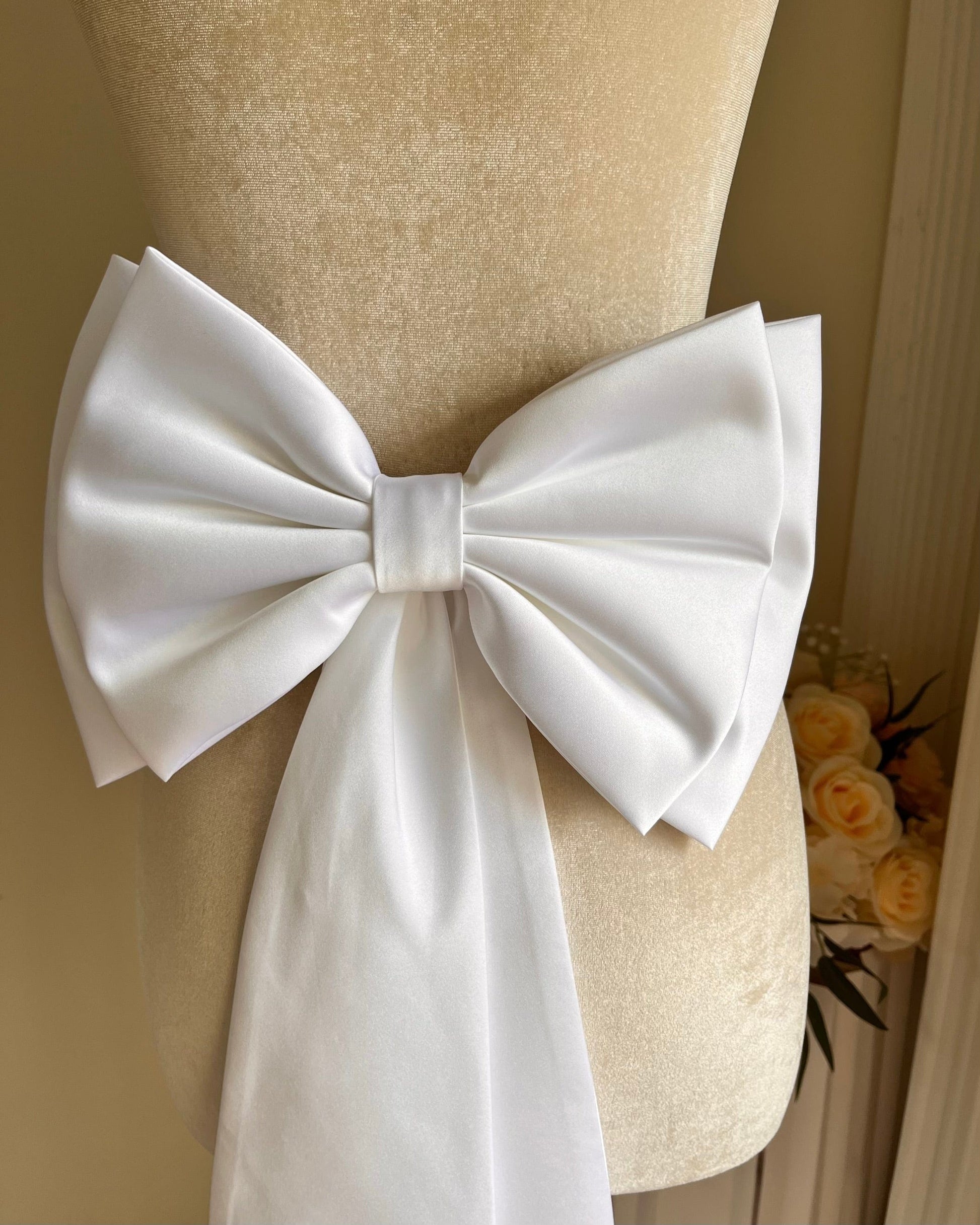 Bieauli BOW Bridal bow, wedding dress bow, satin bow