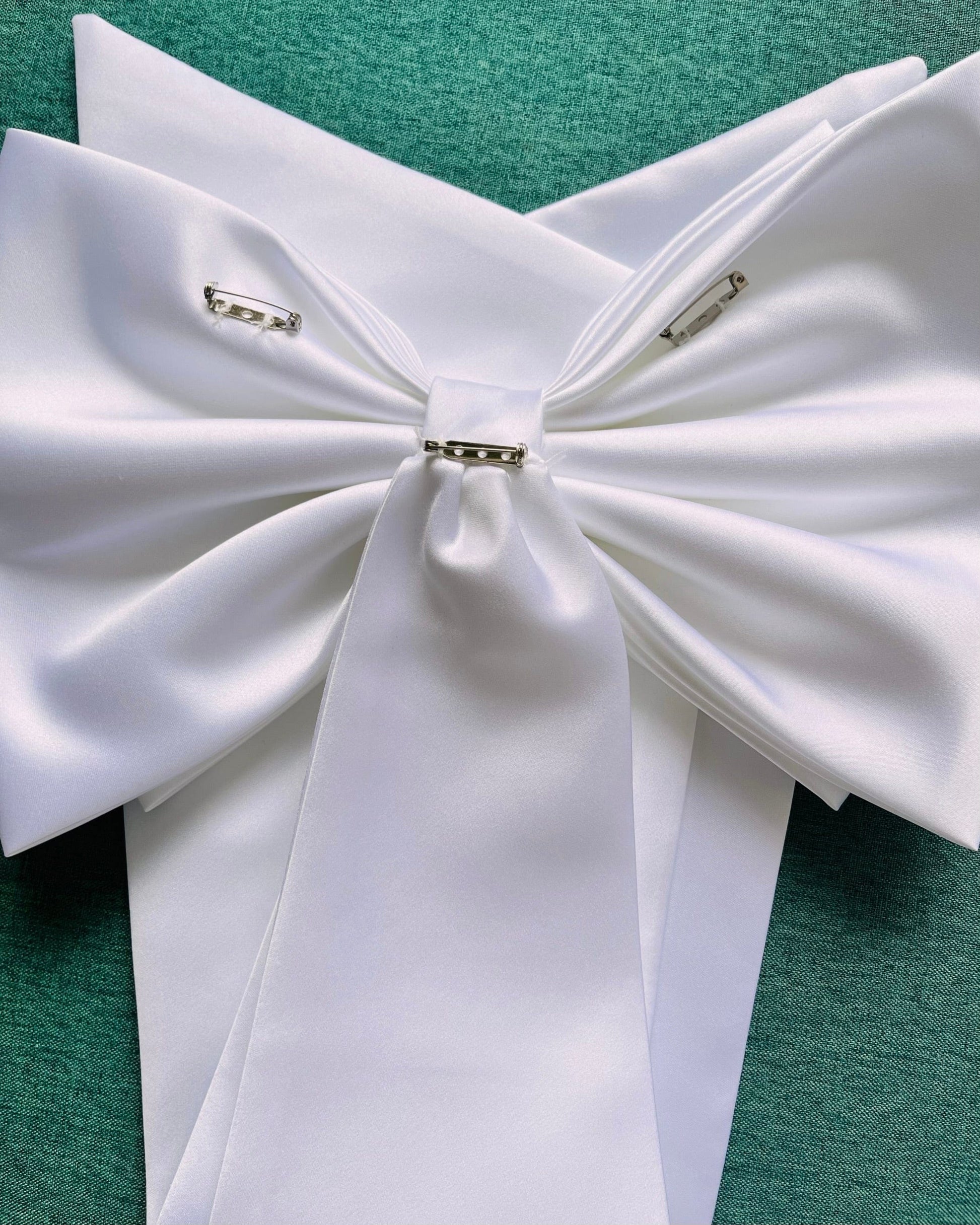 Bieauli BOW Bridal bow, wedding dress bow, satin bow