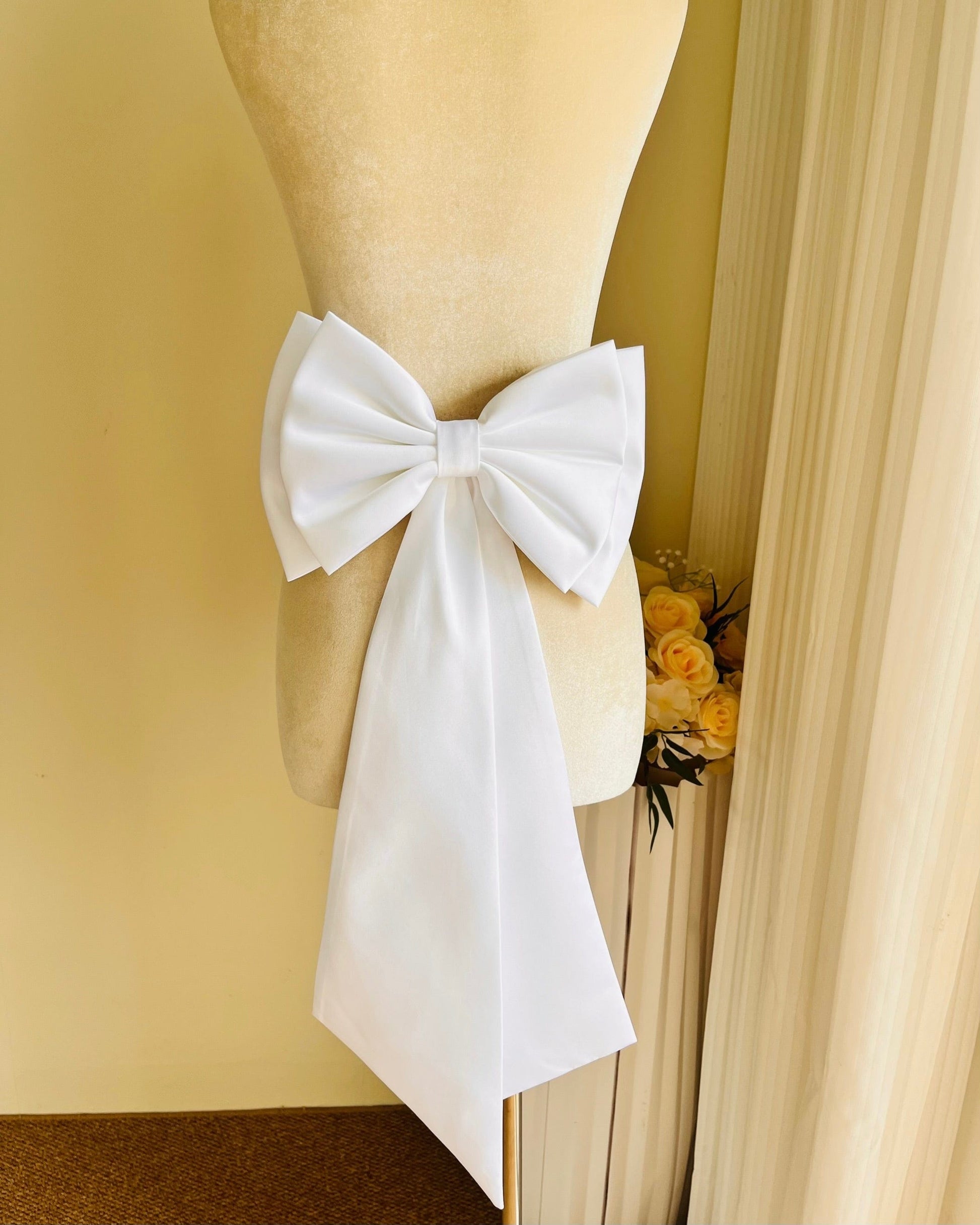 Bieauli BOW Bridal bow, wedding dress bow, satin bow