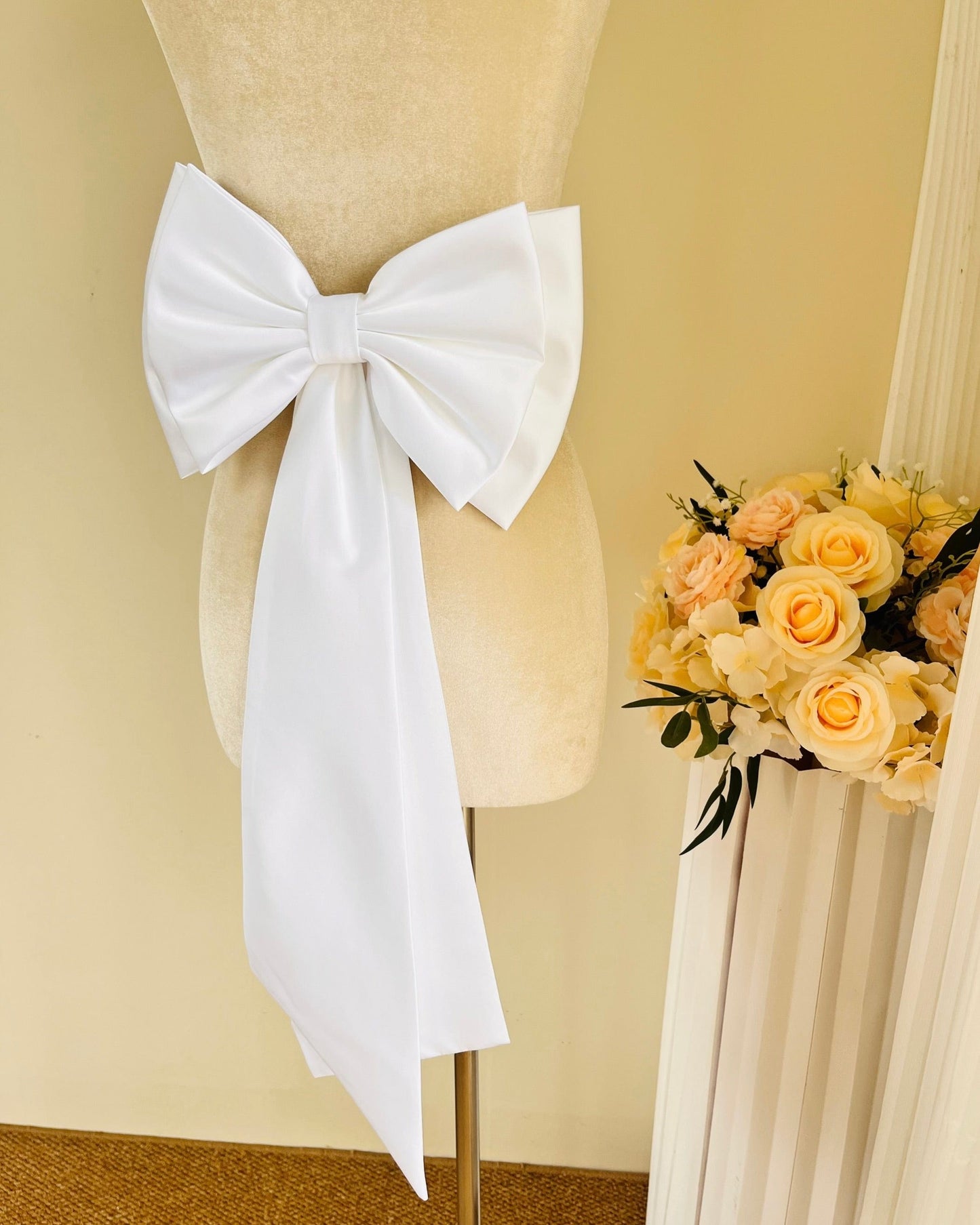 Bieauli BOW Bridal bow, wedding dress bow, satin bow