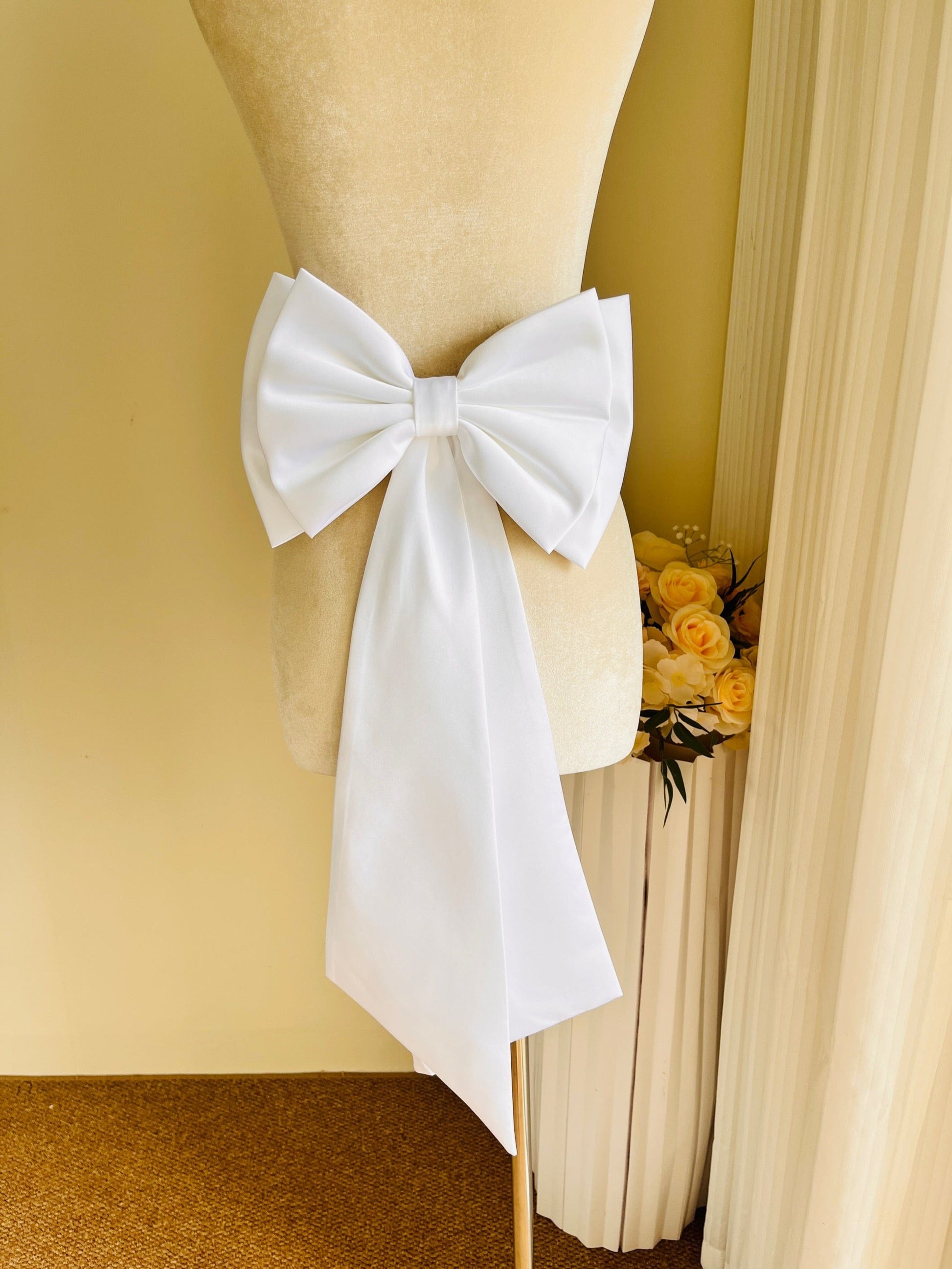 Bieauli BOW Bridal bow, wedding dress bow, satin bow