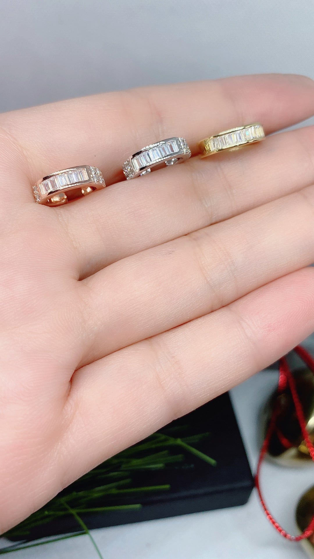 Bieauli Jewellery London Ear clip Gold Band Earrings, small band clip earrings, white gold, yellow gold, rose gold, sterling silver