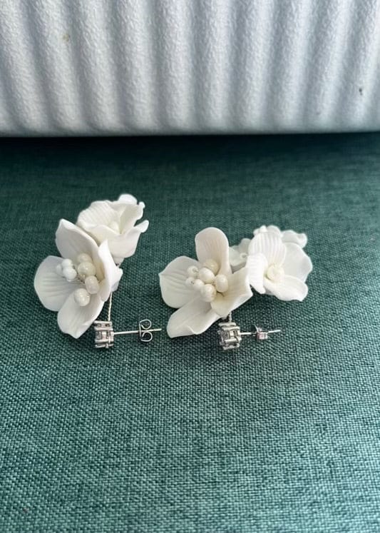 Bieauli Jewellery London Earrings Floral Drop Earrings, White Porcelain Flower Bridal Earrings, Wedding Earrings for Brides, Bridal Party Jewellery, Wedding Boho Accessories
