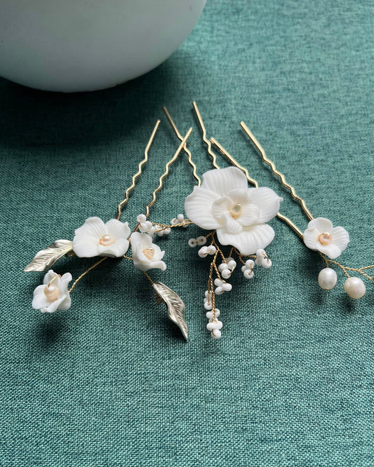 Bieauli Jewellery London hair accessories Blossom Wedding White Floral Hair Pins Set of 3 Bridal Hair Pins Flower Hair Pins Bridal Hair Accessory Bridesmaid Hair Accessory