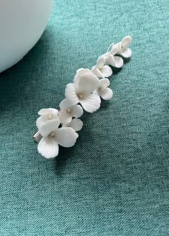 Bieauli Jewellery London hair accessories Polymer Clay Flower Hair Clip Bridal Floral Hair Clip Wedding Ceramic White Flower Hair Clip Bridesmaid Flower Clay Hair Jewelry