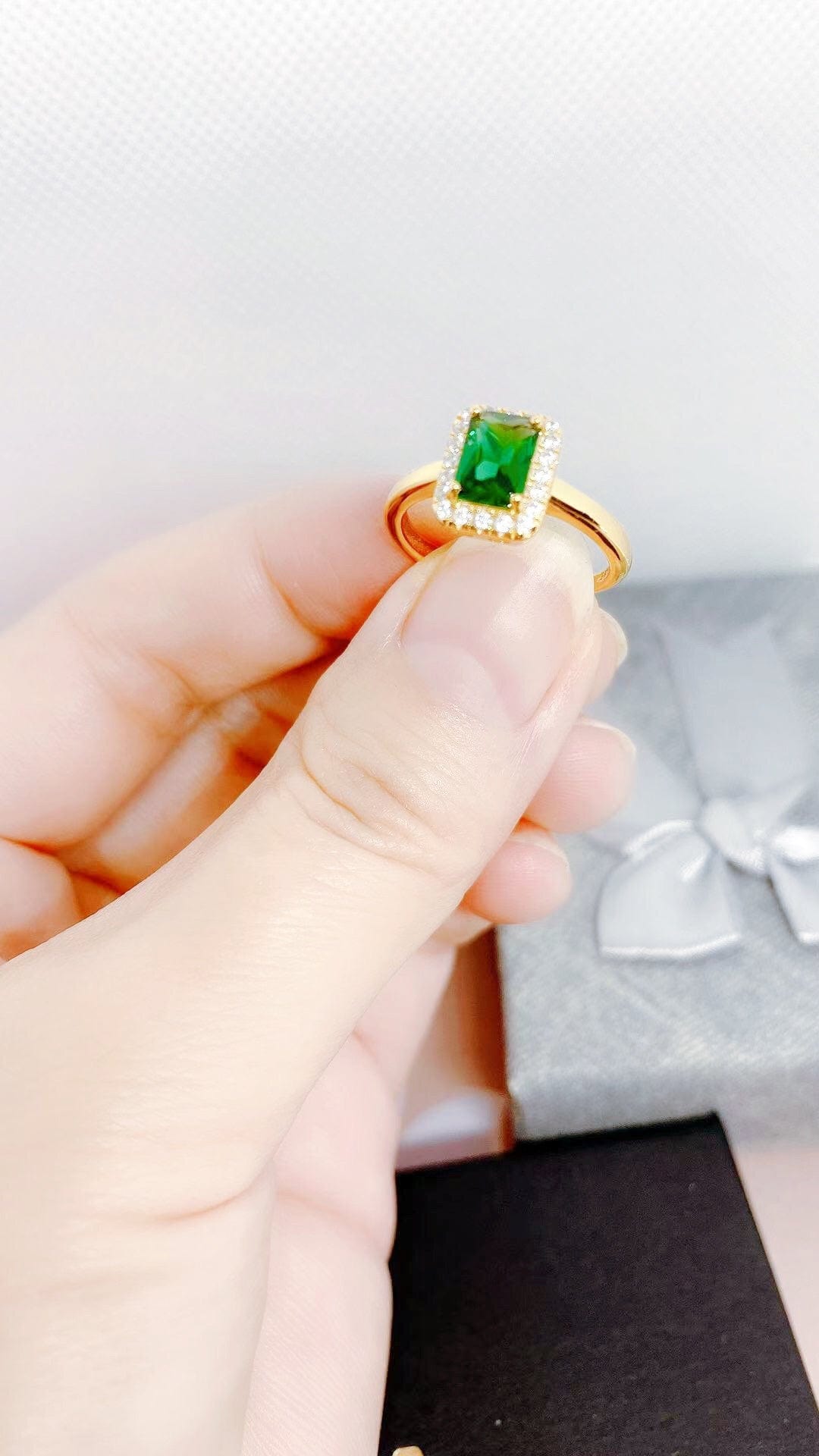Bieauli Ring Gold & Emerald Engagement Ring with May Birthstone