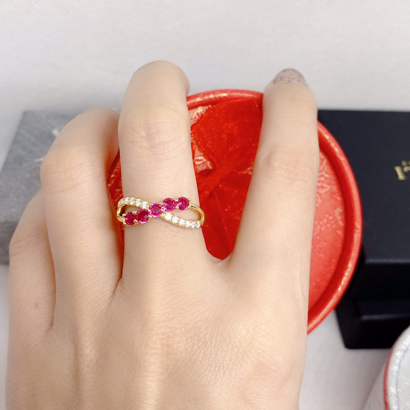 Bieauli Ring Gold-Plated Ruby & Zirconia Ring